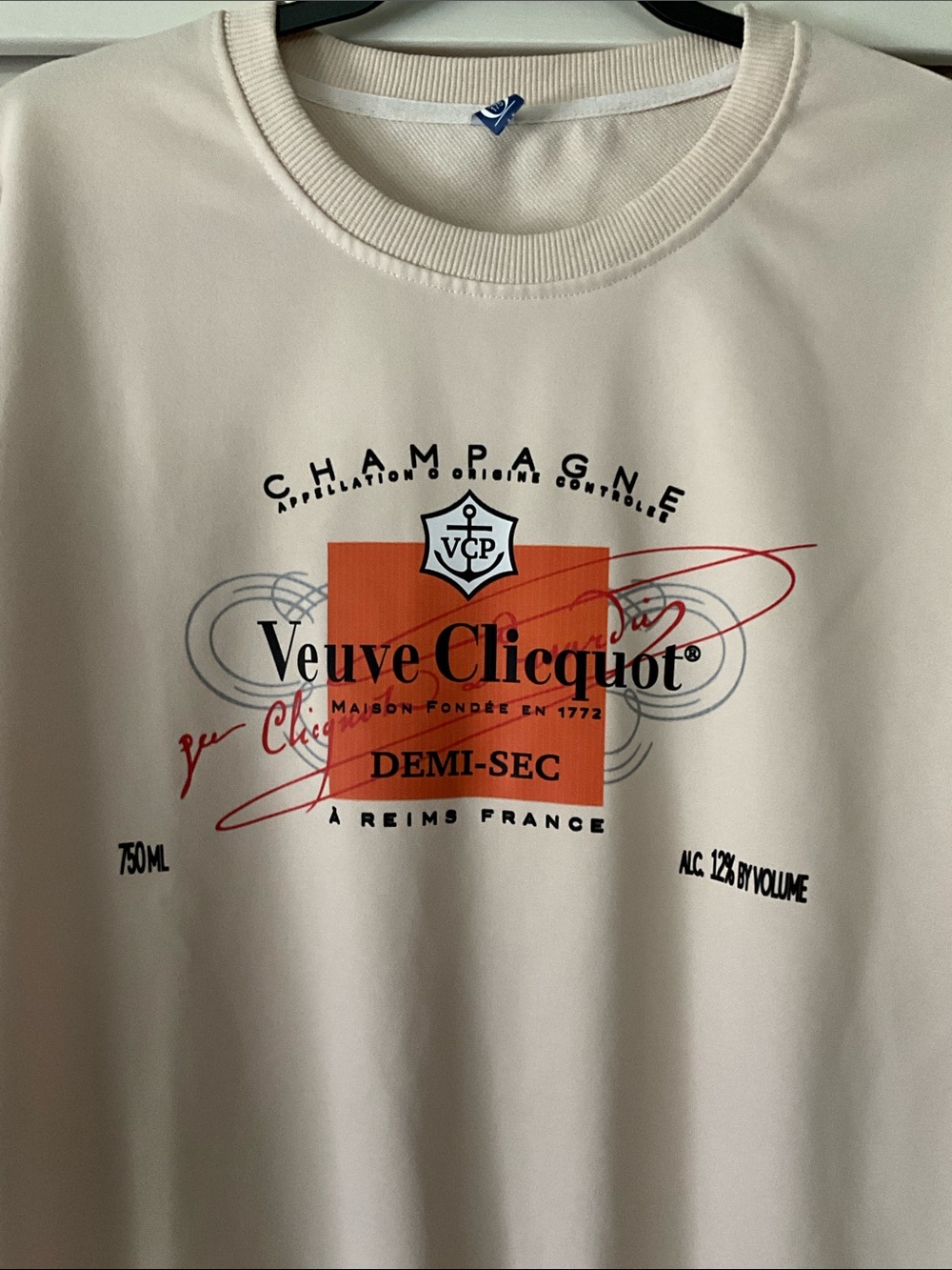 VEUVE CLICQUOT SWEATSHIRT NWOT π§‘π₯πΎ